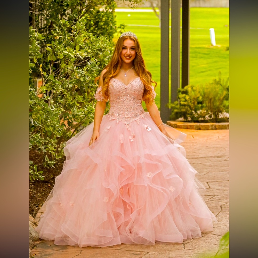 Pink like new Quinceañera / sweet 16 dress.